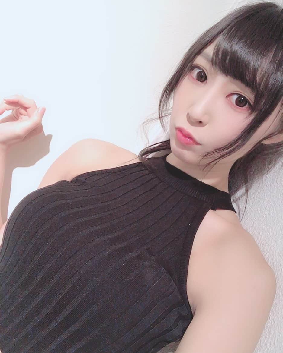のインスタグラム：「おはしほ❁*·⑅ 寒いし眠いけど今日も1日頑張りましょう🥺💓 #goodmorning #followｍe #hello #ponytail #heart」