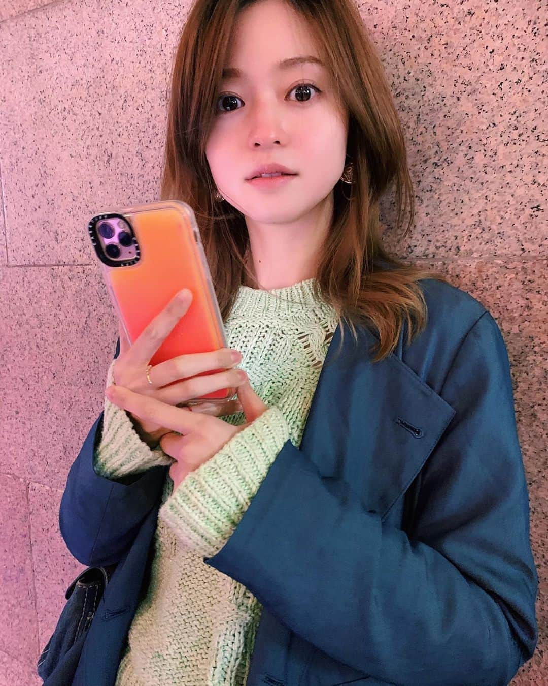 小林涼子さんのインスタグラム写真 - (小林涼子Instagram)「. おニューな何かを持ってる日は やっぱりウキウキしちゃうよね へっへへ . #新しい #携帯 #タピオカフォン #あいぽん #携帯ケース #CASETiFY  #ネオンサンドケース」3月17日 0時04分 - ryoko_kobayashi_ryoko