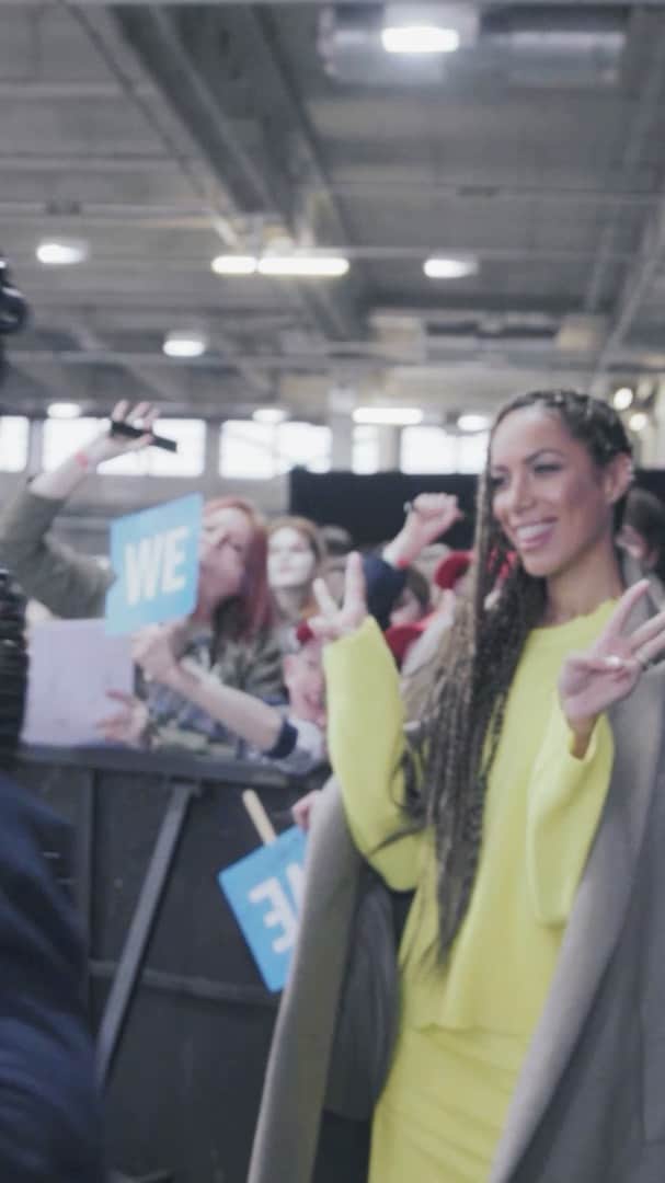 レオナ・ルイスのインスタグラム：「I had the most incredible and inspirational day in London recently hosting and performing at WEDAY in the UK.  To be surrounded by the energy of 13,000 young people all passionate about bringing kindness and positive change in the world was just electric.  Here’s a little behind the scenes of my day that I wanted to share with you ✨ Thankyou to everyone that attended, to find out more about this incredible organisation go to www.we.org and pass it on !  I also wanted to mention that I know some of you have been messaging me as you’ve seen me spend time with the lovely Sophie Trudeau at the event.  I currently have no symptoms and am following all my doctors advice having been in contact.  Thankyou for your concern and sending love and healing wishes to all those affected by this virus, we will get through this with kindness together ❤️ 🎥 @olly.bharat」
