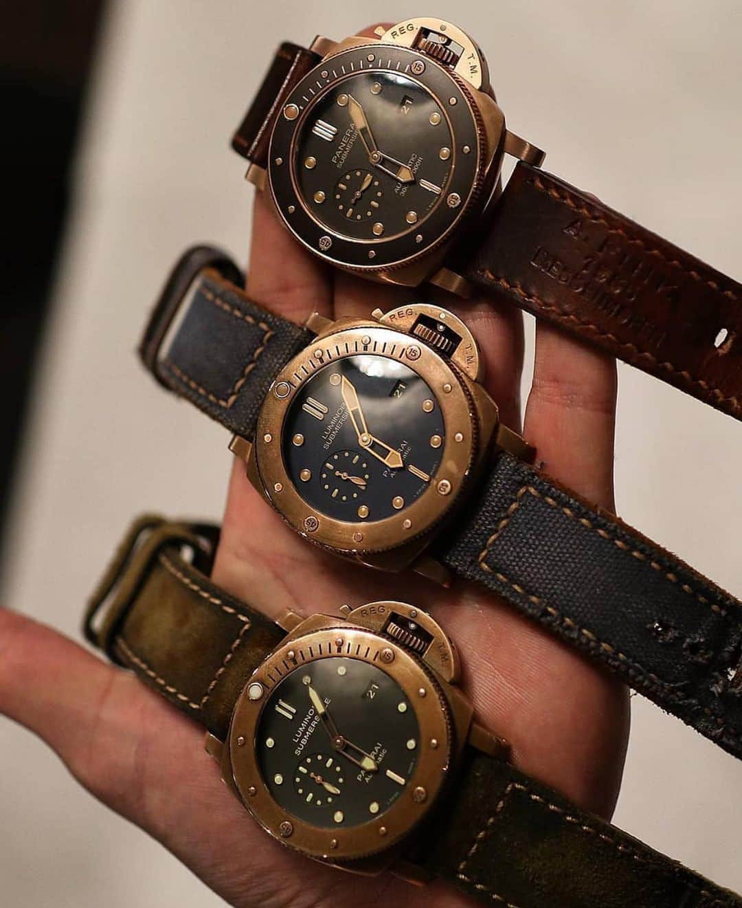 パネライのインスタグラム：「Triple Bronzo threat from my good friend @azcii which one is your favorite? 382,671, or 968? #paneraicentral」