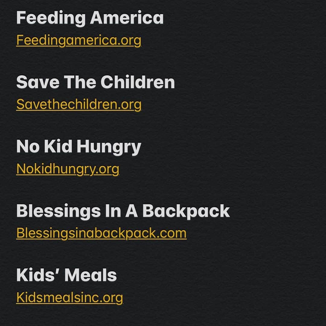 マシュー・カマのインスタグラム：「One of the biggest problems we’re facing right now is how to feed the 29.7 million children who rely on the National School Lunch Program for low cost or free meals. Please , please donate what you can to any of these incredible organizations that are working tirelessly to help families fill the gap. Direct links to make an easy donation in my stories.」