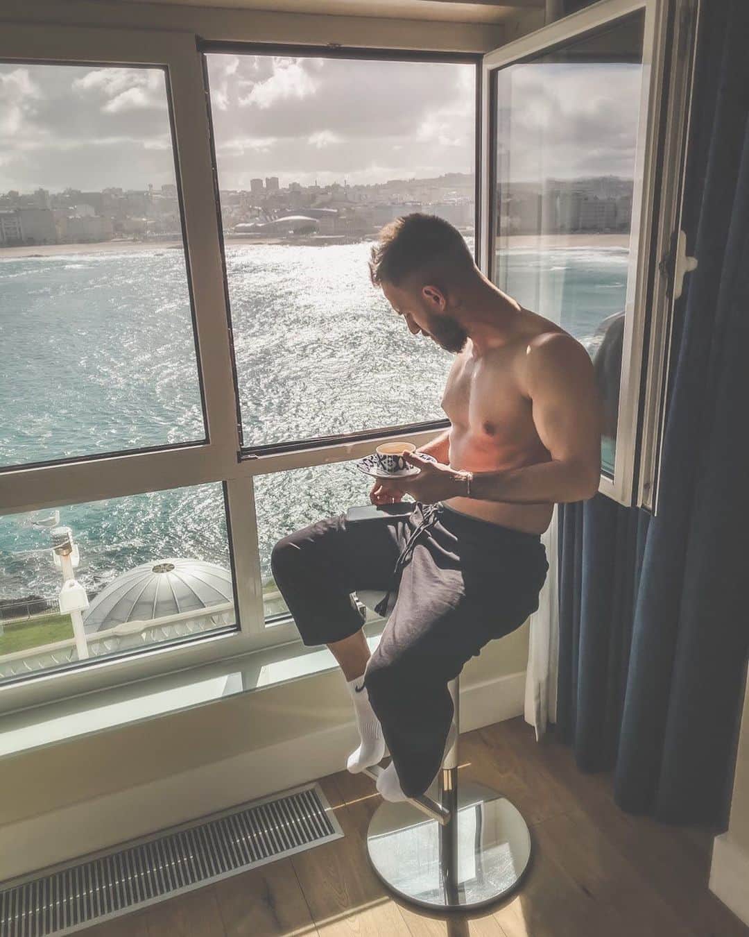 エムレ・チョラクのインスタグラム：「Con la vista de mi casa #estadioderiazor 📸」