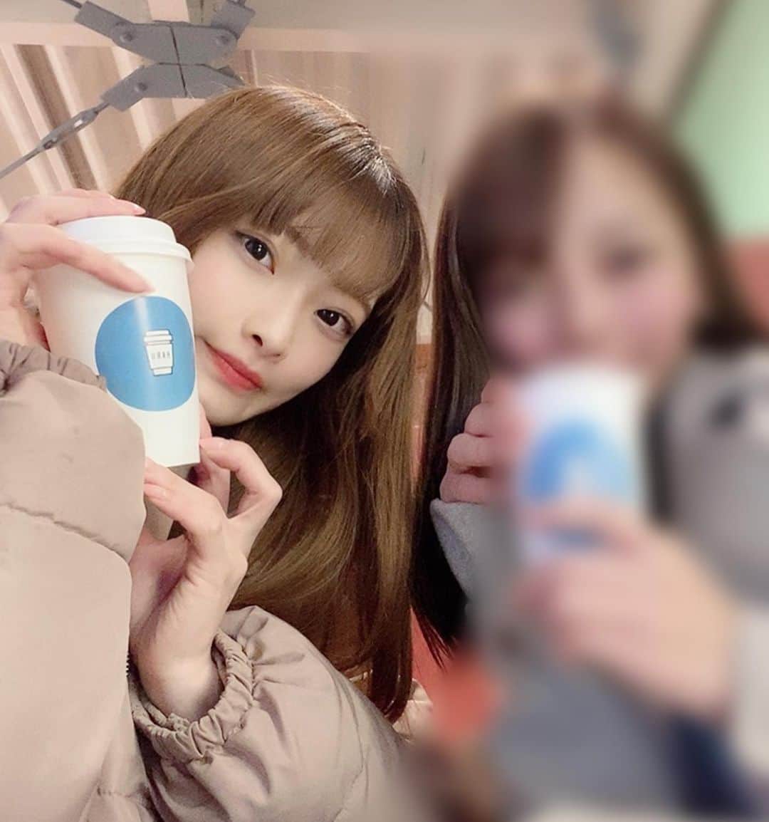百瀬ひとみのインスタグラム：「前に行って まだアップしてなかったやつたち！  新大久保のカフェと韓国料理屋さん！ カフェ雰囲気がよかった！  今はあんまり外に出れないけど コロナが安全になったらいろんな カフェ巡りしてみたいな𓀠𓀡 𓁉 𓀤  #新大久保 #カフェ」