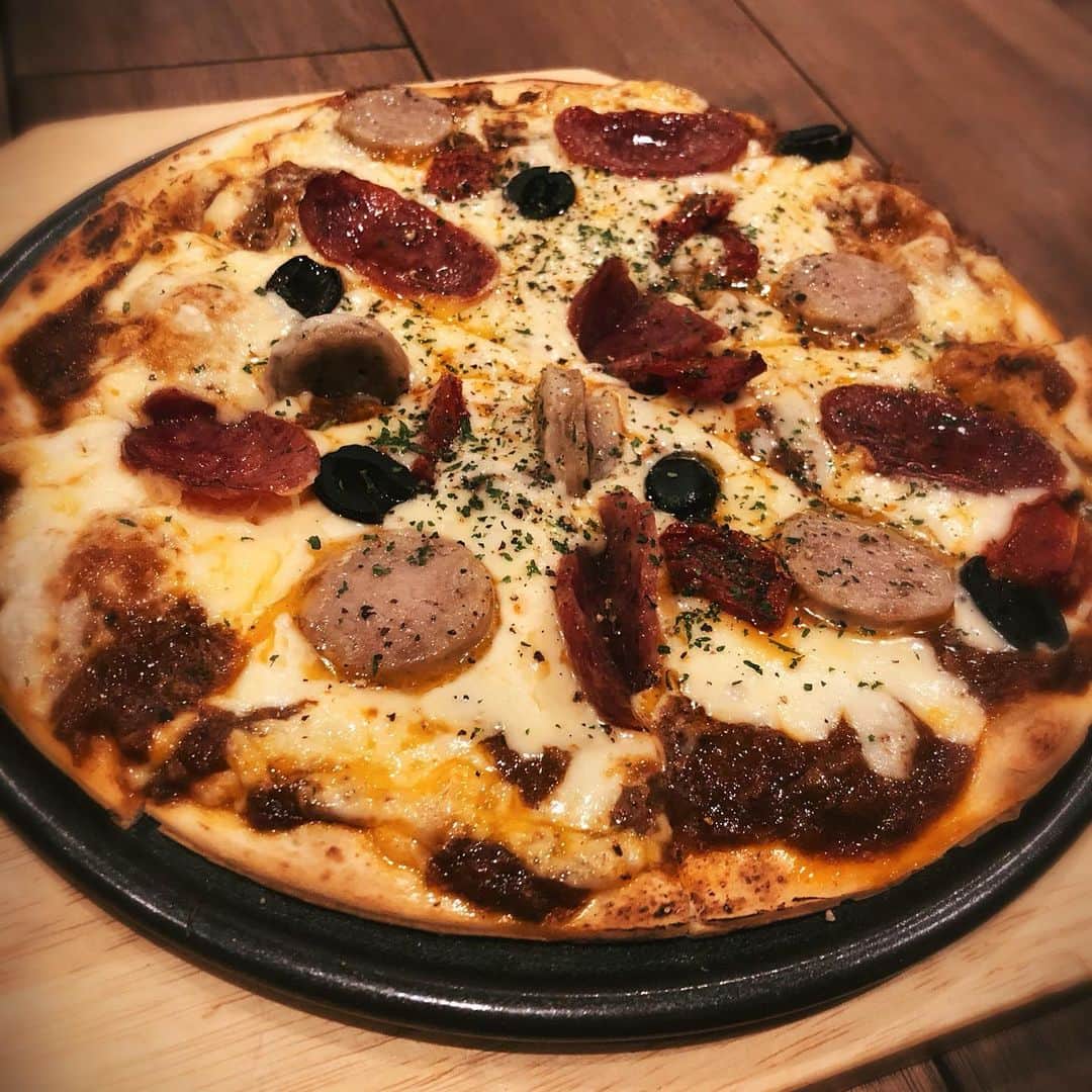 北川楓夏さんのインスタグラム写真 - (北川楓夏Instagram)「田沢湖ビールを飲もうのということで 秋田駅のトピコ3階にある YA-YA stazione Bへ。 秋田の食材をふんだんに使った料理がたくさんありました😊 . 写真撮り忘れちゃってこれしかないのですが… . コロナウイルスの影響で 現在日本の経済が大打撃を受けていますが 仲間内での小規模な宴会の自粛は無意味と佐竹知事もお話しされていましたし、秋田の経済を守るためにも、積極的に外食はしたいなと考えてる今日この頃です。 . 守りたいものということで… 田沢湖のわらび座さんも今回のコロナの影響を大きく受けているそうです。 . 公式サイトで支援も募っていますが ( https://www.warabi.or.jp/?news=info200312 ) 自分が一番まずできることとしては 地産地消を心がける事。 食べ物にしても、飲み物にしても。 . わらび座さんといえば田沢湖。 田沢湖といえば田沢湖ビール🍺 ということで田沢湖ビールの飲めるお店で楽しんできました！ . 個々の力は微々たるものかもしれないですが、 秋田県民一丸となればこのコロナ不景気も少しは良くなるはず… 秋田を少しでもいい状態に保てるよう私も協力したいです🥺 . みんな地産地消でがんばりましょう！！！ . #akita #地産地消 #田沢湖ビール #わらび座 #コロナに負けるな #yayastazioneb #支援」3月17日 2時30分 - fuka.kitagawa