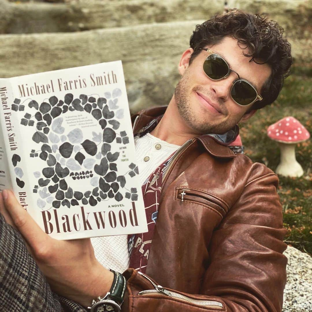 グラハム・フィリップスさんのインスタグラム写真 - (グラハム・フィリップスInstagram)「Remember books? ✦  Reacquaint yourself this quarantine season with a story of something spooky and invasive in the air that makes people start acting a bit strange... sound familiar? Enchanting and beautifully written by one of my favorite writers. Our boy Michael killed it. Southern gothic grit at its finest. ✦  We’re adapting his MFS’s last book, The Fighter, into a film this year and can’t wait to do the same with Blackwood and scare the hazmats off everyone. Just came out. Get it on Amazon or your favorite independent book store. Link in bio.」3月17日 2時52分 - grahamphillips