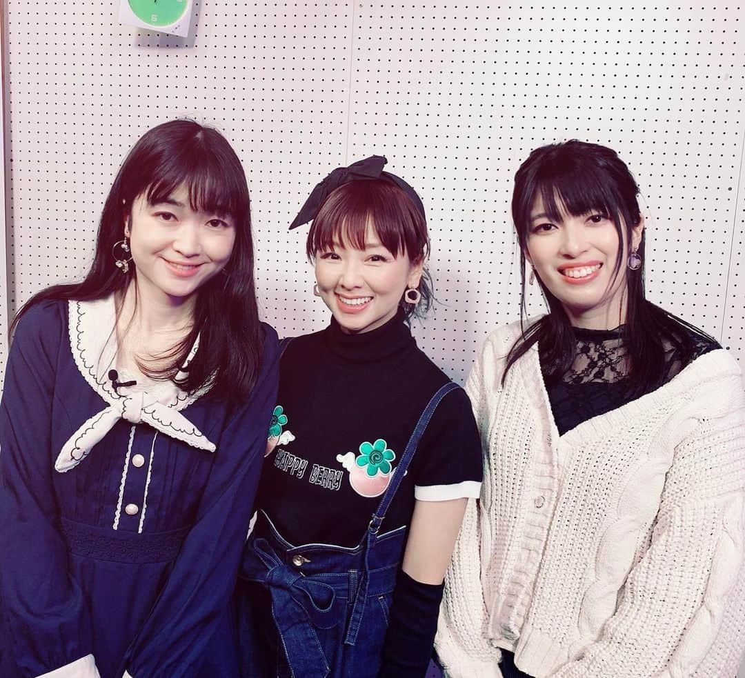 宍戸留美のインスタグラム：「#oilinlife #友廣和澄 #雪野里奈 #宍戸留美 #JUNS #アシスタント  #music #youtube #生配信 #ご近所物語 #juetie #コラボ #矢沢あい」