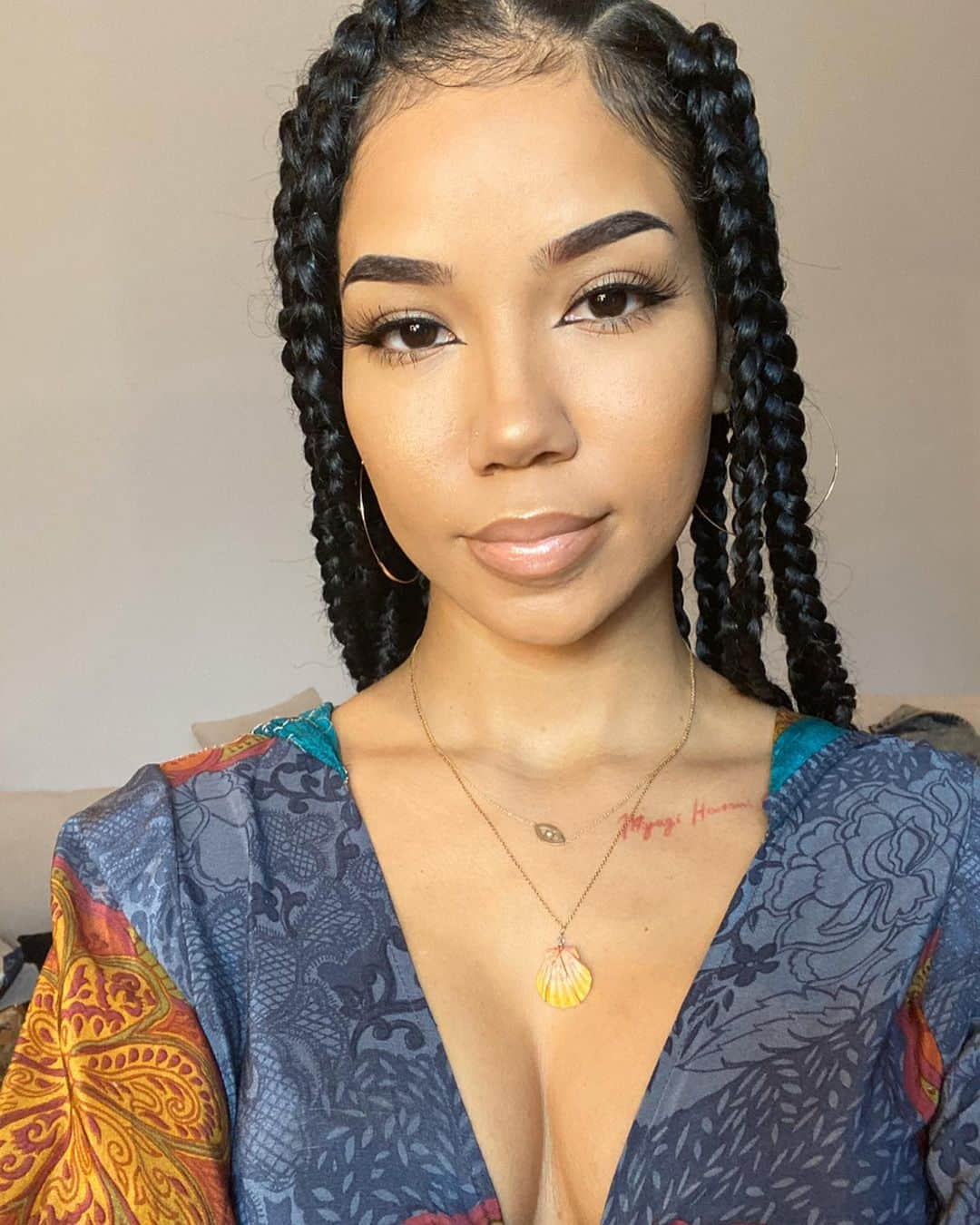 ビッグ・ショーンさんのインスタグラム写真 - (ビッグ・ショーンInstagram)「Happy 3.16 Queen @jheneaiko! Always proud but never surprised cause I know how great you are at everything you do. Even tho we gotta be inside n quarantine, you even make that sound good. I Love you from da past life to the next . 32 the Magic year, I’m a lucky ass n*gga 👑💙🌎🐉🌋」3月17日 5時36分 - bigsean