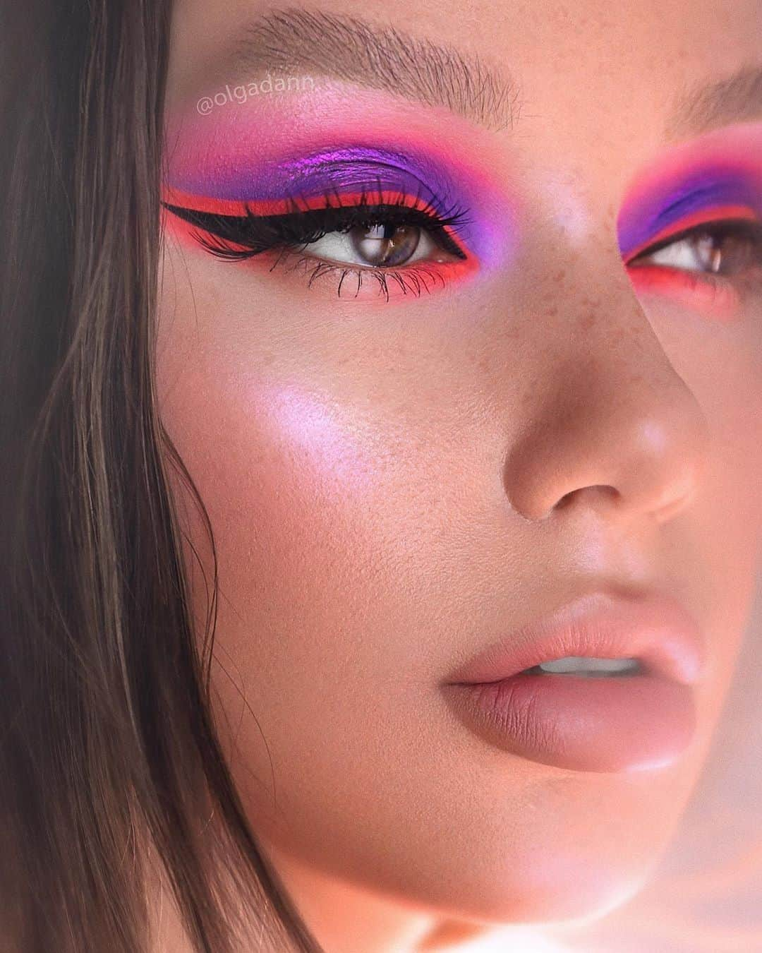 NYX Cosmeticsさんのインスタグラム写真 - (NYX CosmeticsInstagram)「@olgadann uses our #EpicInkLiner + #SlideOnPencil in 'Purple Blaze' + #LipLingerie Push-Up in 'Corset' to achieve this glowy, neon glam ⚡💜 || #nyxcosmetics #nyxprofessionalmakeup #crueltyfreebeauty」3月17日 6時00分 - nyxcosmetics