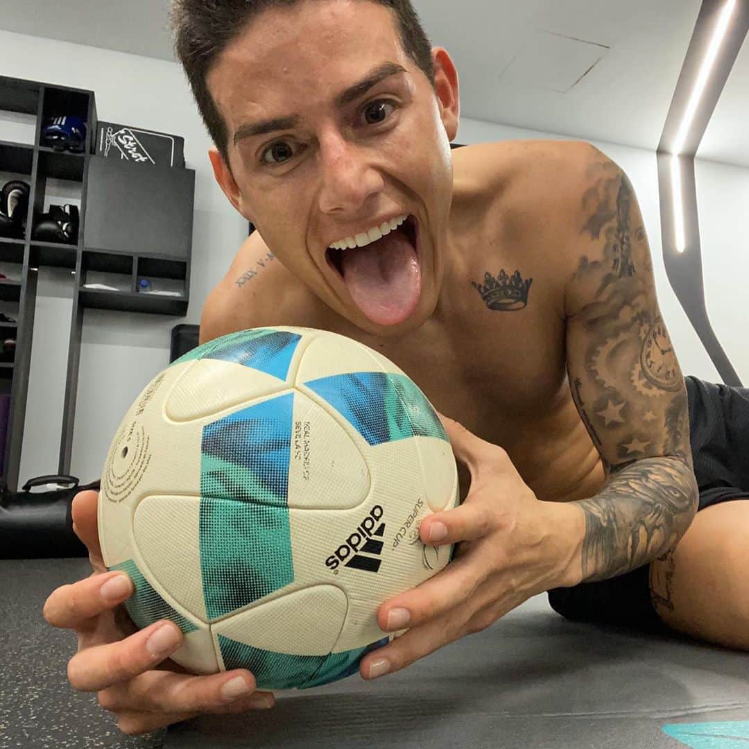 ハメス・ロドリゲスのインスタグラム：「Training ☑️ with my best friend ⚽️😍」