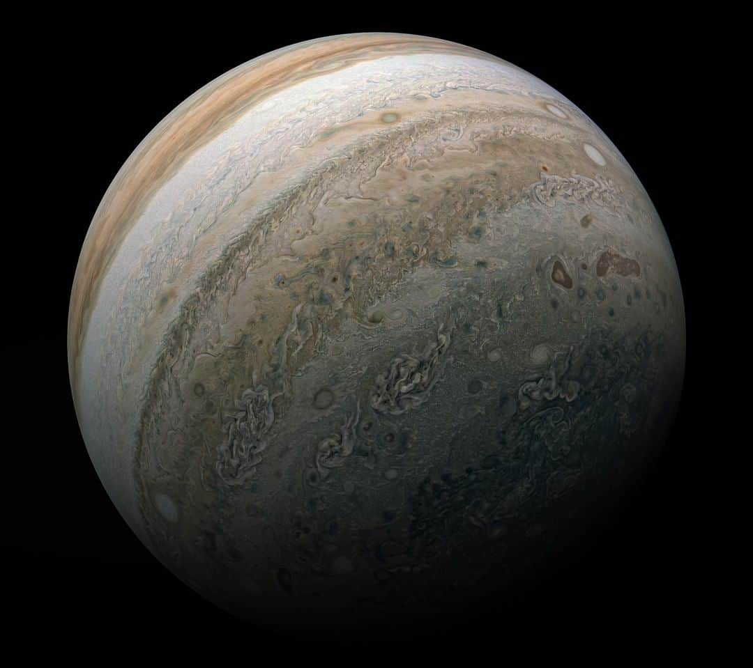 NASAさんのインスタグラム写真 - (NASAInstagram)「Jupiter: King of the planets 👑  Jupiter, the largest planet orbiting the Sun, contains more than twice the amount of material of all other objects in the solar system combined — including all the planets, moons, asteroids and comets. In composition, the gas giant resembles a star, and scientists estimate that if it had been at least 80 times more massive at its formation, it could have become a type of star called a red dwarf rather than a planet. 📸: @NASAJuno Spacecraft  Image credits: NASA JPL-Caltech/SwRI/MSSS⁣ Image processing by Kevin M. Gill, © CC BY 3.0.  #jupiter #nasa #solarsystem #planet」3月17日 6時11分 - nasa