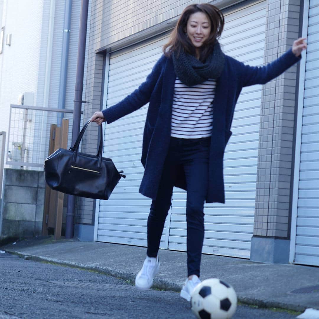 榊ゆりこさんのインスタグラム写真 - (榊ゆりこInstagram)「サッカーしながら I play football. #plst #ZARA#addidas#anyahindmarch」1月24日 16時40分 - yuricosakaki