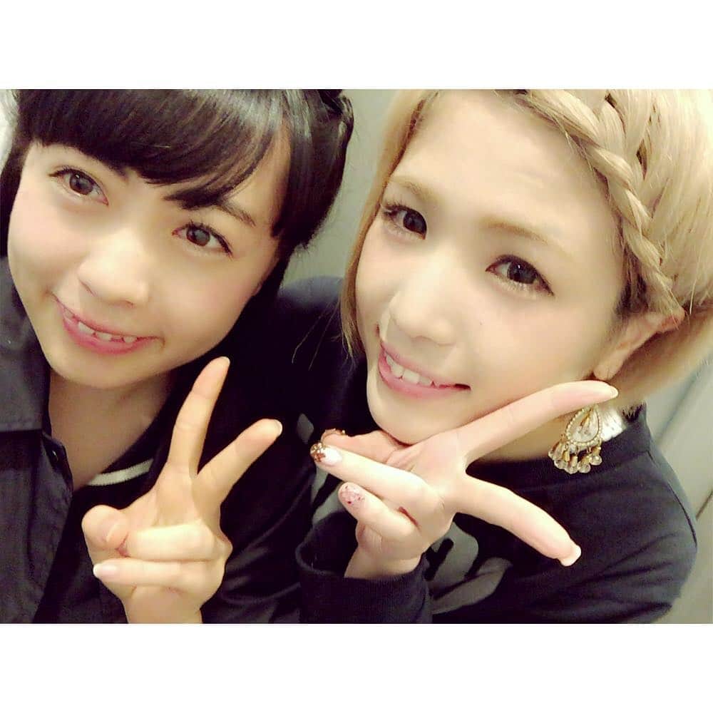 宇佐美萌のインスタグラム：「でこみざわまひるさんと💗💗 夕方まで寝てしまったから全然眠れないよ〜〜😭🙏パーカー好き〜☺️すきや〜☺️💗💗」