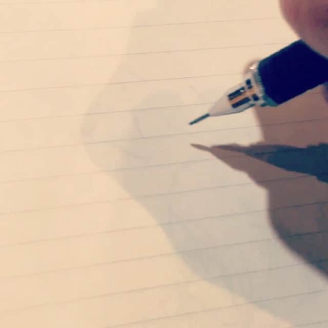 みつまよのインスタグラム：「何も考えないで描くとこうなるという良い例 #doodle #落書き #イラスト」