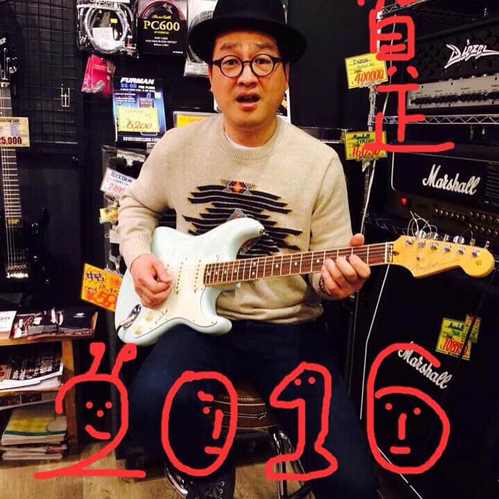 松浦真也さんのインスタグラム写真 - (松浦真也Instagram)「あけましておめでとうございます。今年はエレキもがんばります。」1月2日 2時24分 - mazushin