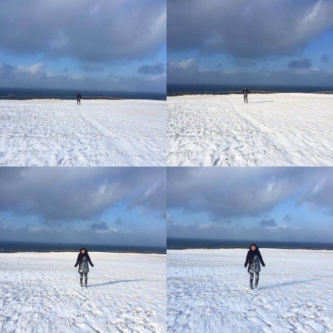 平田裕香さんのインスタグラム写真 - (平田裕香Instagram)「能取岬 風強い #北海道」1月5日 11時03分 - hirata_yukaco