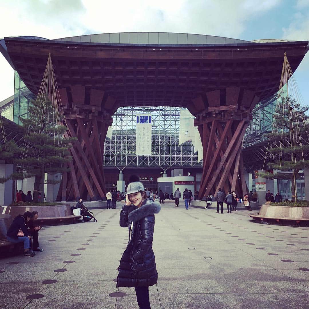 笛木優子のインスタグラム：「金沢駅がステキだった件。  また行きたいなあ💛」