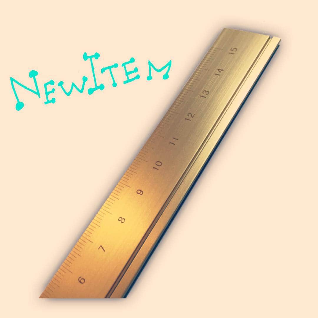遠藤綾さんのインスタグラム写真 - (遠藤綾Instagram)「* 定規を買った。 定規を買うのなんて何年ぶりだろう？  え、何十年ぶり！？ #定規」1月7日 22時58分 - e_aya217
