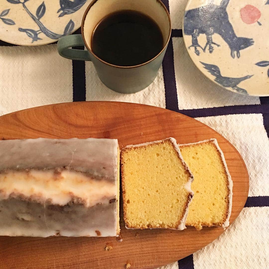 のインスタグラム：「食後にまきちゃんのレモンのパウンドケーキ☆ おいしいよー。」