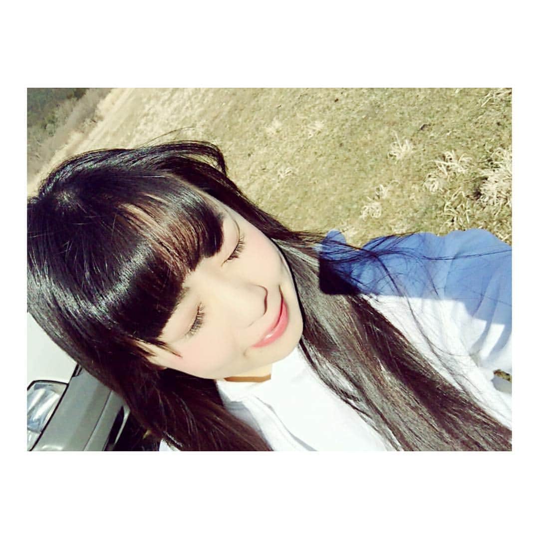 宇佐美萌のインスタグラム：「富士山さんのふもとで、MV撮影〜☺️💗ずーっと震えてたから、全身筋肉痛だ、助けてくれ😭🙏勇気がないのよね😭🙏😭🙏？」
