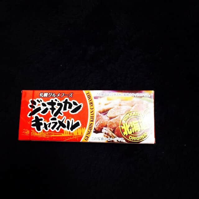 藤澤亨明さんのインスタグラム写真 - (藤澤亨明Instagram)「田代からの北海道のお土産！ ジンギスカンキャラメル お土産貰って嬉しいけど、田代も食べたことないらしい… 美味しいんでしょうか… #田代将太郎 #お土産 #ジンギスカン #北海道」1月11日 0時59分 - kohmei.f