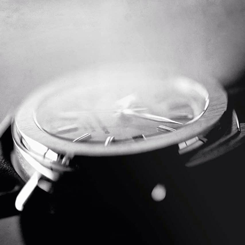 のインスタグラム：「1/4 Earth, sand, rock, lava.... #terrascope #focus #zoom #case #details #detail #watchoftheday #watches #watchnerd #watchporn #wotd #swisswatch #philosophyoflife #bw #blackandwhite #finishing」