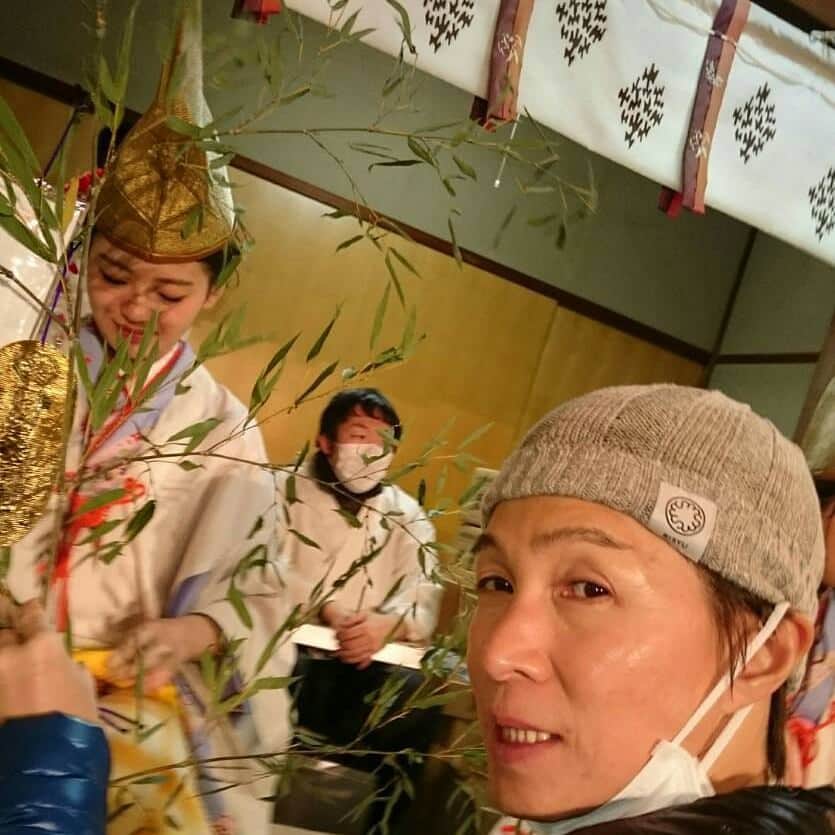 荒木良明さんのインスタグラム写真 - (荒木良明Instagram)「福娘さんに吉兆をつけて頂きました✨✨」1月11日 22時13分 - mizutamareppu