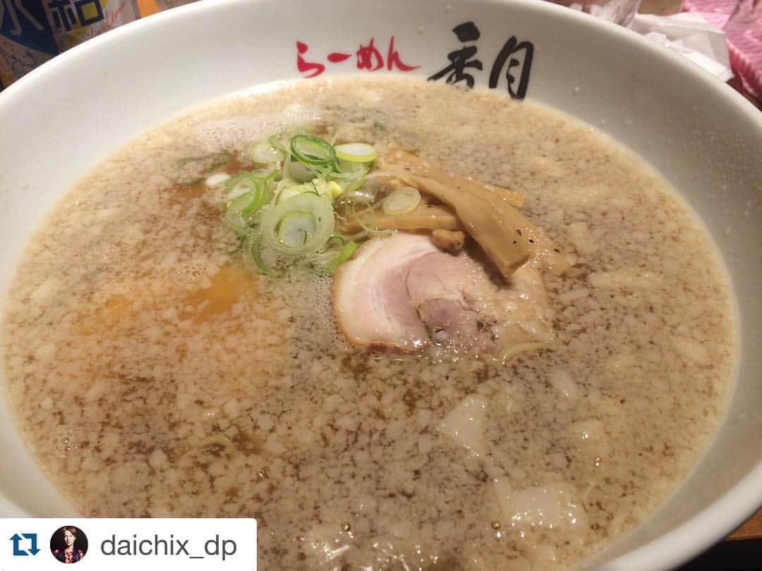 大日方久美子さんのインスタグラム写真 - (大日方久美子Instagram)「・ ラーメン香月が2013年に閉店して  完全にラーメン難民になっていた私。  私が知る限り唯一の暖簾分け  小松川にあるラーメン勝は  もう何十年も行列が絶えないお店で  都内のラーメン香月が閉店してからは  去年も一昨年も  クリスマスイヴを狙って  高速を使って通うくらい  大好きなお店でした。  そんな私に今  DA PUMP の @daichix_dp から  21日にラーメン香月が  六本木にオープンするニュースが  届いた‼︎‼︎‼︎‼︎‼︎ ・ #ラーメンが好き #基本ラーメンは1人 #初めての1人ラーメンは6歳 #近所の幸楽ってお店 #初めて行く土地は #ラーメン屋から調べるのが鉄則 #らーめん香月 #復活ありがとう 😭😭😭😭❤️✨」1月12日 22時22分 - kumi511976