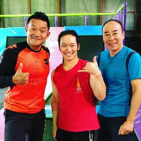 のインスタグラム：「Japan TV program!! にじいろジーン出演 ぐっさんとモト冬樹と共演しました:） ------------------------ ［お詫び］ 皆様大変申し訳ありません。 以前使っていたアカウントが乗っ取られてしまいました。思い出の写真が乗っ取られ大変残念で、悲しいですし遺憾ですがまた一から作っていこうと思います。  ここのアカウントが｢本物｣です！  お手数ではありますがまた皆様のご声援宜しくお願い致します。 どうしても思い出深い写真ばかりなので同じ画像載せたりするかもしれませんがどうかご理解下さい。もし知り合いの方がいましたらこちらに新しく作りましたことをお伝え頂けると助かります。 　全ての方々に真実をお伝えしたいのですが 私一人が大人数にメールやmessageを送るとスパムと間違われて制限されたり、理不尽ながら多くの方に真実を送れません、どうか皆様のお力でこちらが本物だということをお伝え頂けると嬉しいです。 こちらが本物だということを証明するために 今後、投稿掲載されましたらシェアなどなるべく本物だとアピールしていきたいので、どうか皆様のお力をお貸し下さい。  Im so sorry… Previous account it has been hijacked. Here is the real account. It will recreate from the beginning! Please support!  長文失礼致しました。 皆様にお手数おかけしまして 申し訳ありません。  TaKA ---------------------- 🔰My account お取扱説明書🔰 ［必ずお読み下さい］ ▷本来堅苦しいルールなど作らず皆で共有し合うコミュニティーが一番でしたが、残念ながら心許ない方々もいるので最低限のルールをお守り下さい。 🔽 ✒アクティブユーザーご紹介は相互フォロー様の中からランダムでご紹介しておりますので紹介して欲しい等ご要望ありましたらDMまでお願い致します。 ✒頻度にお越し頂いている皆様全てのアクティブユーザー様を紹介していけたらと思っておりますが、人数が多い為お時間がかかってしまう事を御理解頂けたらと思います。 ✒F4F御希望の方はひと言コメント頂けたら幸いです。 ✒トップ画変えてしまった方は誰だか分からなくなる時がありますのでその際はご了承下さい。 ------------------------ #love #follow #happy #tbt #yolo #follow #follow4follow #like4like #芸能人 #f4f #tagsforlike #takahirokwan #tflerst #instagood #instadiary #instalike  #instamood #山口智充 #モト冬樹 #ベッキー #にじいろジーン #御協力とお願い #swag #selfie #me #tbt #exile #原宿 #東京 #Tokyo」