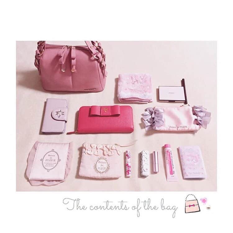 Candypot のインスタグラム：「* regram▷（（ @s__m__31 ））さん *  ピンクがいっぱいの 女の子らしいバッグの中身💗 👜 *  大人気のJILL STUARTのバックは 荷物が多い女の子の味方💭 *  maison de fleurの可愛らしいグッズが PRADAの長財布との相性が◎💘💫 * #regram #repost #CandyPot #キャンディポット  #JILLSTUART #MERCURYDUO #maisondefleur #PRADA #mymelody #whatsinmybag #pink #ジルスチュアート #マーキュリーデュオ #メゾンドフルール #プラダ #セリア #ピンク #バックの中身」