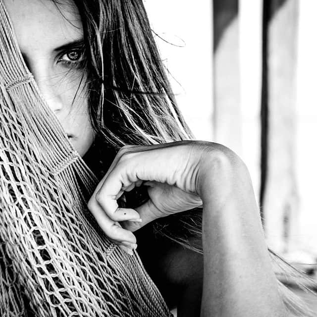 ガブリエル・クルーズのインスタグラム：「Photo: Sergio Mendez #Holbox#Mexico#Paradise#blackandwhite#red#eyes#lunar」