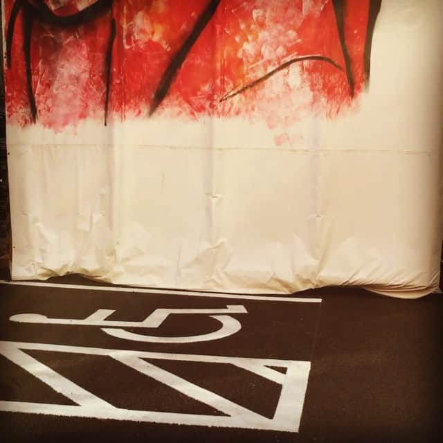 Warehouse TERRADA 寺田倉庫のインスタグラム：「Greetings from Tennoz Tokyo. This place is full of mural painting since pow wow has been held in 2015 Autumn. Do you know this work by YOSHIYASU TAMURA?   #Tennoz  #tennozisle #terrada #culture #tokyo #shinagawa #bondstreet #canal #tourist #followme #art   」