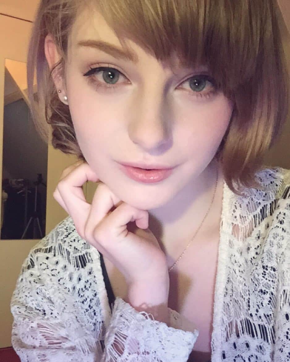 Ella Freyaのインスタグラム：「Tried Larme inspired make up 💕 #larme #larmekei #makeup #selfie #selstagram 」