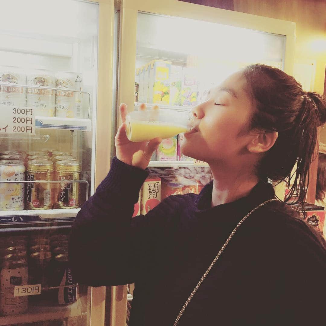 筧美和子さんのインスタグラム写真 - (筧美和子Instagram)「お母さんと久しぶりに銭湯に☺︎♨️ やっぱりフルーツ牛乳がおいし〜ね✌︎」1月18日 0時32分 - miwakokakei