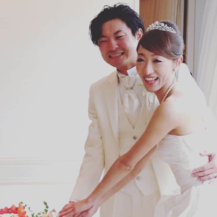 城咲あいさんのインスタグラム写真 - (城咲あいInstagram)「17日、無事に結婚式を挙げさせて頂こました。 皆様、本当に、ありがとうございました！！  #幸せな時間 #ウェディング #happy #アリガトウ #城咲あい #伊坂文月 」1月19日 11時01分 - ai.shirosaki