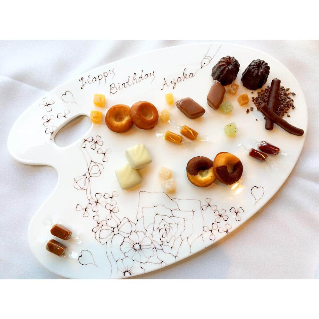 的場絢香のグルメインスタ