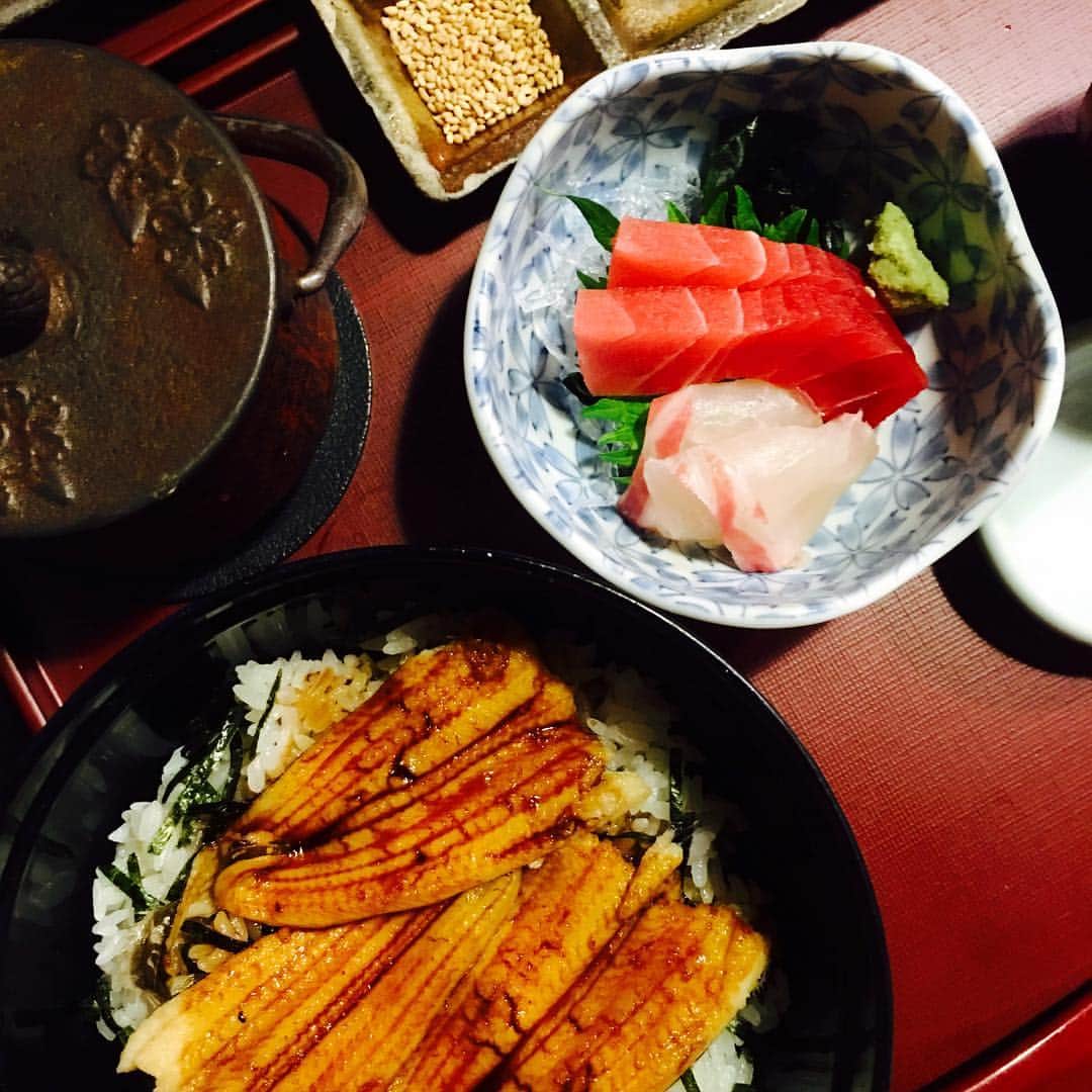 吉田ちかさんのインスタグラム写真 - (吉田ちかInstagram)「今日は久しぶりにまどかとランチ♪ あなご丼を食べました⭐️ Had lunch with Madoka today :) Grilled anago rice bowl♪ #Japan #japanesefood #tokyo #travel #food 」1月21日 16時11分 - bilingirl_chika