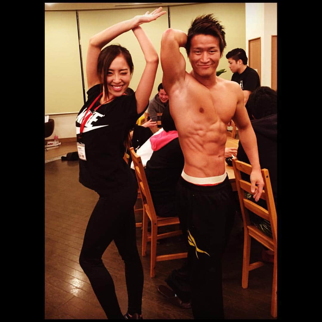 渋谷美穂さんのインスタグラム写真 - (渋谷美穂Instagram)「REALFIT合宿研修風景😂😂✨ベストボディ常連の菊谷くんと記念撮影😂😂 筋肉バカの集まりですごく熱かった‼️🏋🏽 #インストラクター#筋肉バカ#トレーナー#筋肉#ベストボディ#ベストボディジャパン#ファンクショナルトレーニング#トレーニング#合宿#九十九里浜#フィットネス#フィットネスインストラクター#インストラクター#フィットネスクラブ」1月21日 16時15分 - miho_fitness