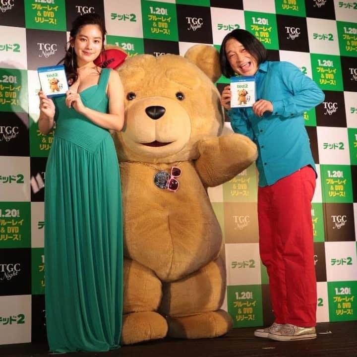 テッドのインスタグラム：「昨日は「テッド２」Blu-ray&DVDのリリースを記念したプレミアムイベント「ted2 night party〜Produced by TGC Night〜」でした！ テッドに会いに来て下さった皆様、ありがとうございます！パーティの様子はハッシュタグ　‪#‎お遊びクマ‬　で検索してくださいね♪ ゲストの筧美和子さんとお笑い芸人永野さんと初共演！！ゴージャスなセクシードレスに終始テッドのテンションはMAX！」