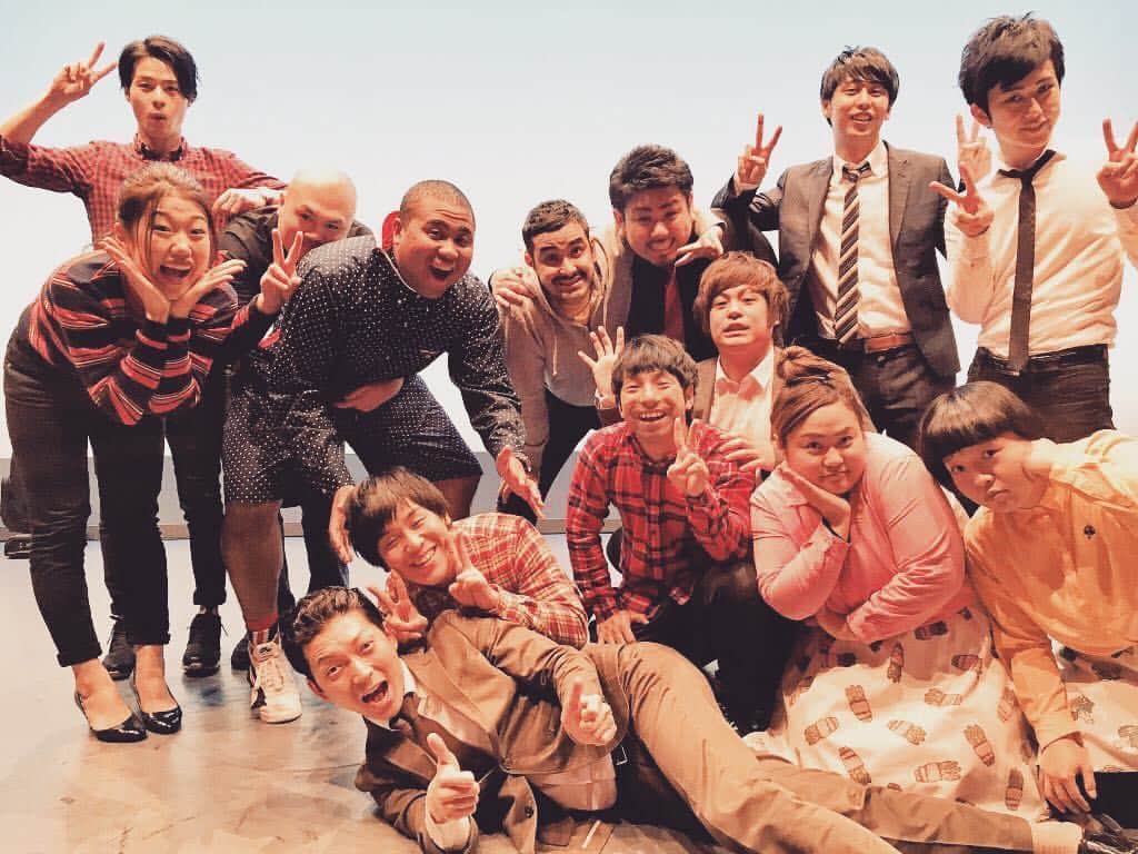 アントニーのインスタグラム：「今日幕張で同期ライブでした！！！ #マテンロウ #アントニー #大野大介 #デニス #ゆきおちゃん #のぶくん #ニューヨーク #屋敷 #嶋佐 #おかずクラブ #オカリナ #ゆいP #いぬ #有馬 #太田 #西村ヒロチョ #横澤夏子 #久々の幕張での同期ライブ楽しかったー #女子が売れすぎて肩身狭い……」