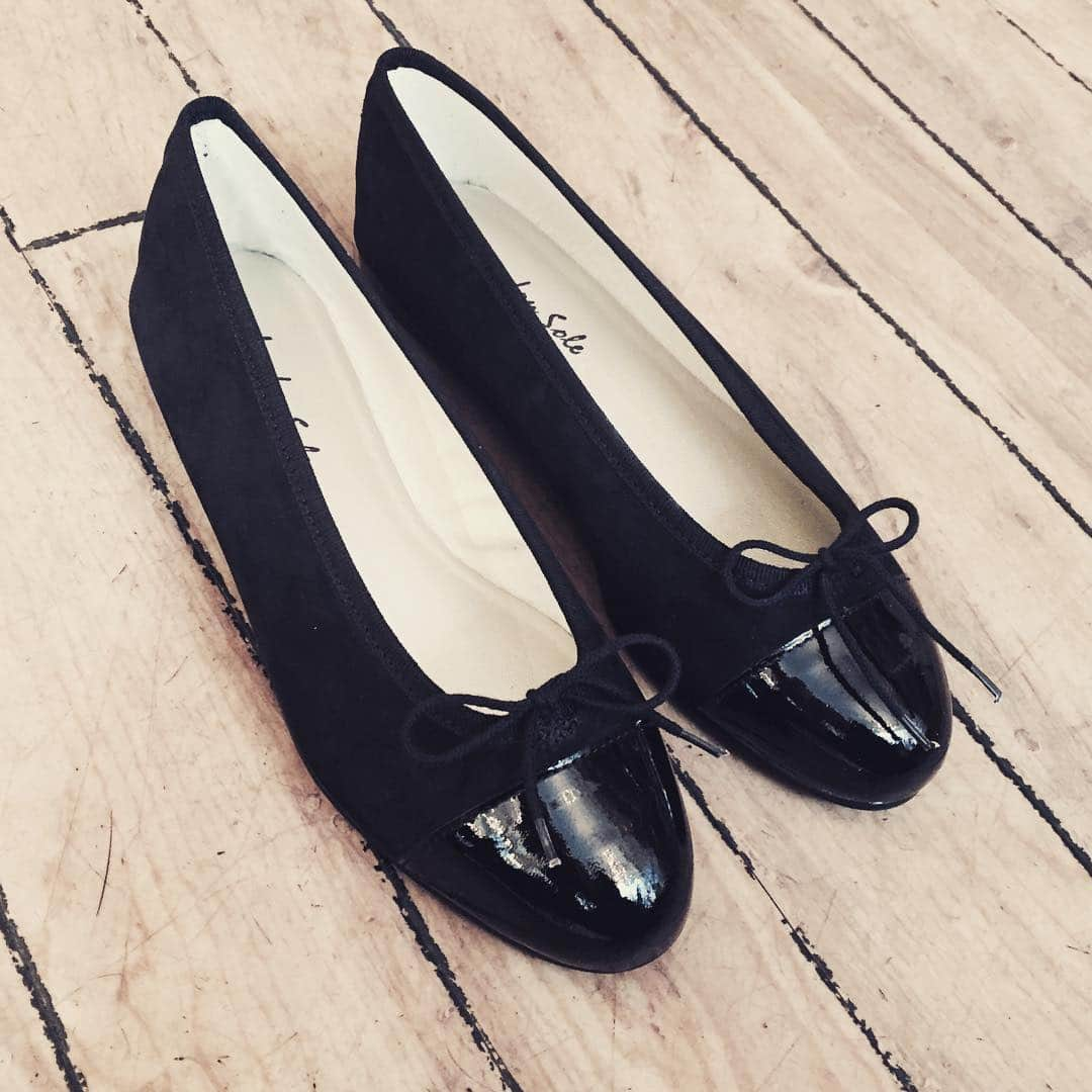 ロンドンソールさんのインスタグラム写真 - (ロンドンソールInstagram)「Black Nubuck Ballet Flats...Timeless Elegance #classic #style #black ❤️」2月19日 2時48分 - londonsole