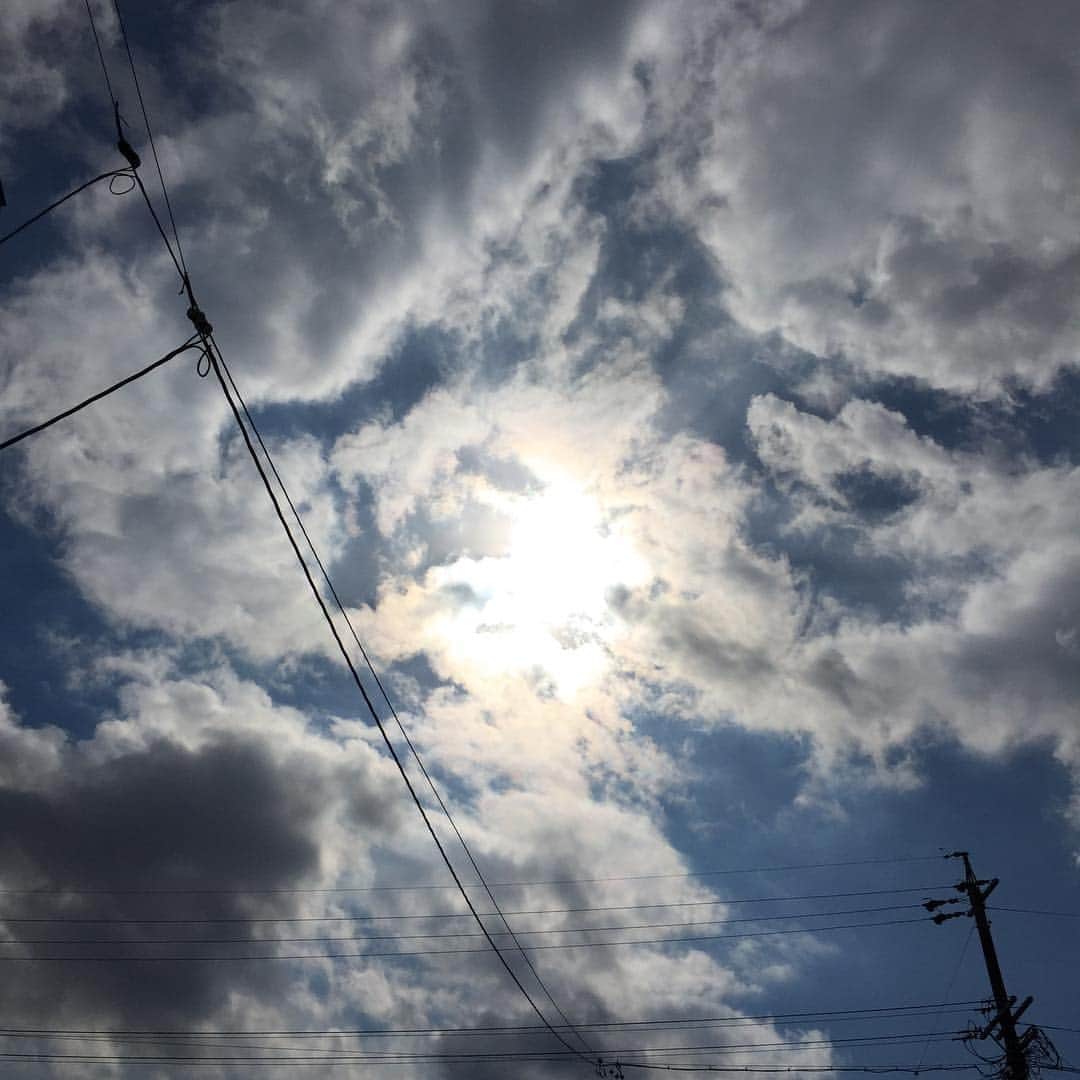 早乙女美々のインスタグラム：「なんか神秘的な空だったから撮っちゃった(*´ω｀*) 宇宙を感じるね(♡´艸`) #早乙女美々#av女優 #S1」