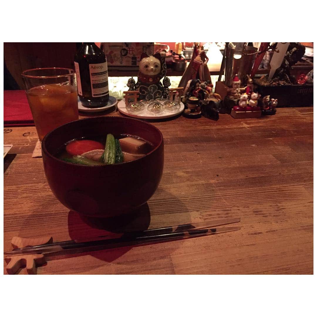宇佐美萌のインスタグラム：「お雑煮屋さんに行った〜☺️新年バタバタしてたので、やっとお正月(^.^)笑」