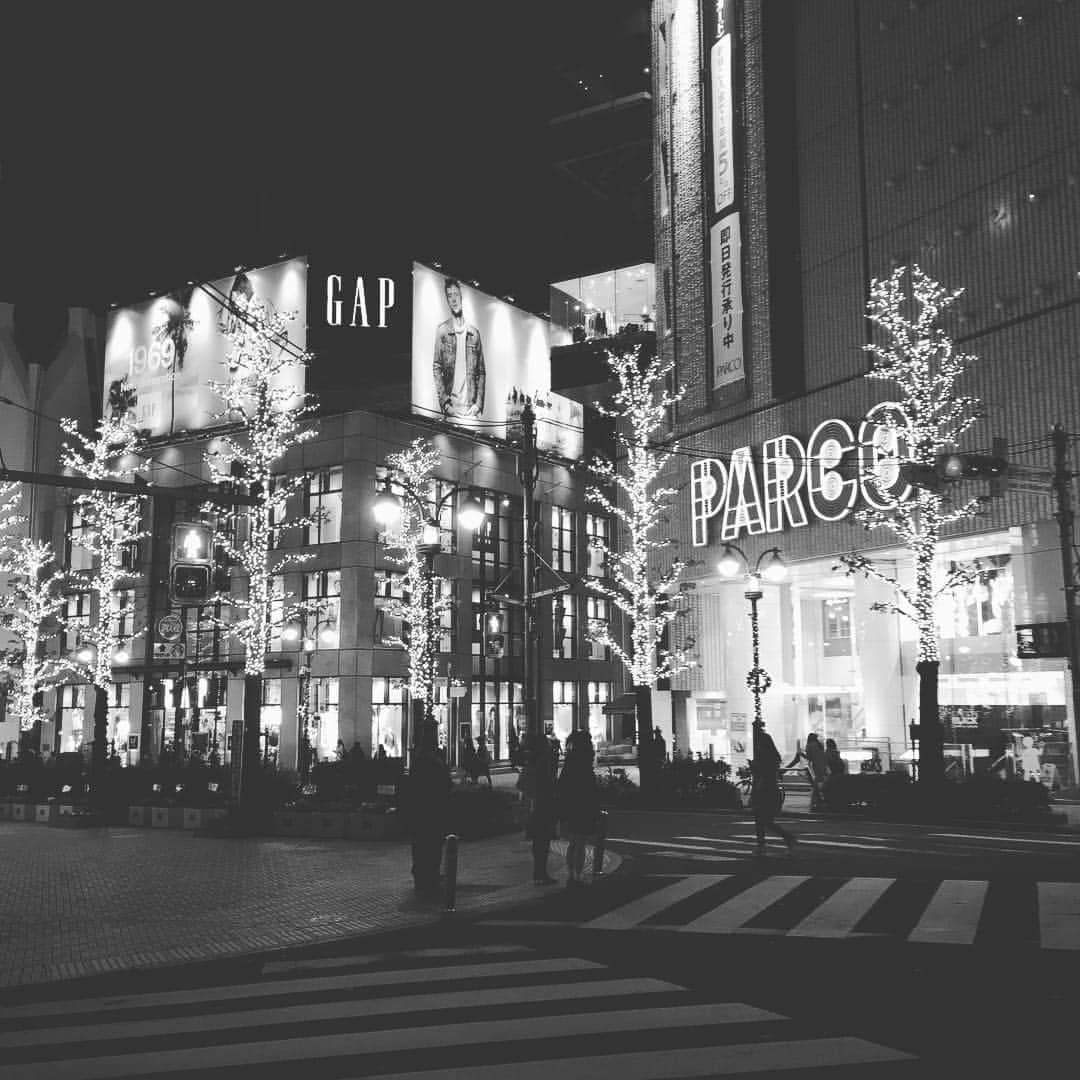 Myeのインスタグラム：「やっぱ渋谷が落ち着くんだよねーなんだろねー あと20年はここにいる気がするー  #shibuya #parco #crossing #instagood」