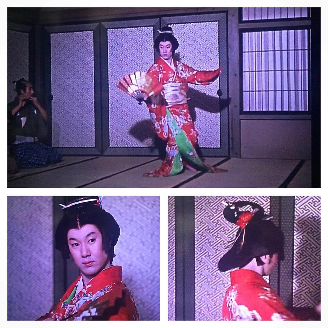 井嶋ナギさんのインスタグラム写真 - (井嶋ナギInstagram)「『柳生武芸帳』ものスゴイ踊りの巧い人が出てて、うわ！と思ったら現・坂田藤十郎丈だった（20代の扇雀時代）。しかもお姫様に変装して周囲をダマせている無理めの設定。 #衛星劇場 #歌舞伎 #東宝  #坂田藤十郎  #柳生武芸帳 #キモノ #着物 #kimono」1月29日 20時29分 - nagi_ijima