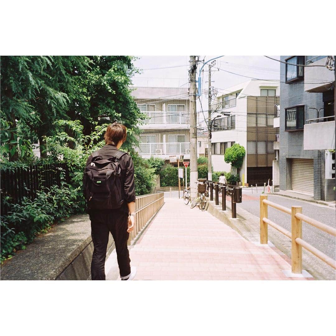 須賀健太のインスタグラム：「あした、ついにファンツアーです。 お腹を空かせよう。 服は着込もう。 太陽出よ。 なにより。 楽しもう。  #M本マネ」