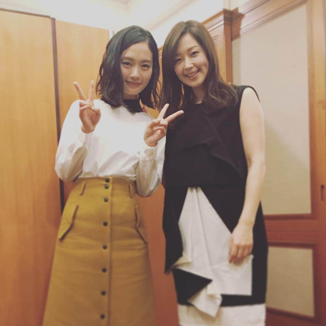 笛木優子のインスタグラム：「しゅてきーな中村ゆりちゃんと。  フジテレビ系スペシャルドラマ「日本のヴァイオリン王～名古屋が生んだ世界のマエストロ 鈴木政吉物語～」（東海テレビ制作） 2月14日（日）16:05～  どうぞよろしくお願いします😁💗💮 #enfold #エンフォルド」