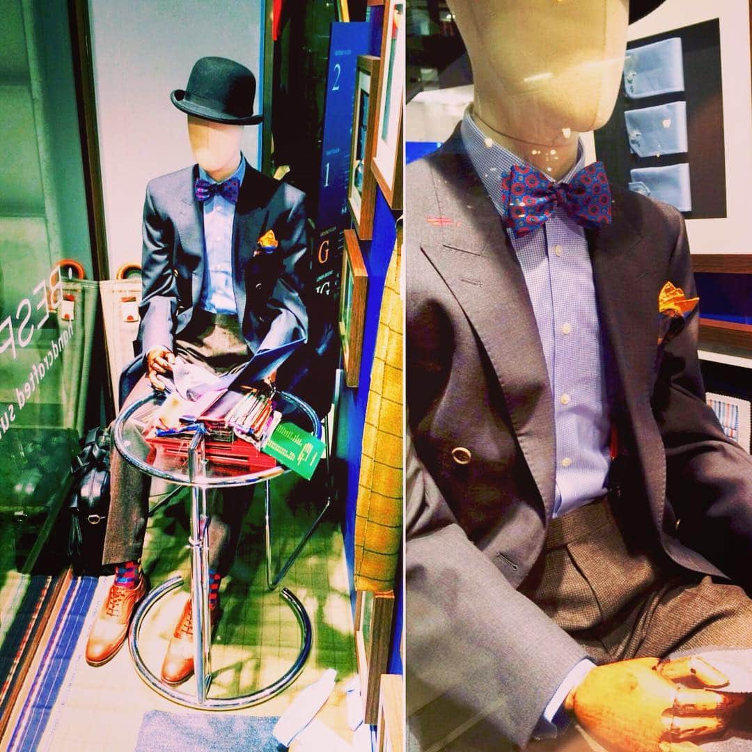 オースチンリードのインスタグラム：「Suits, shirts? British or Italian cloth?  #gentleman #shirt #handcrafted #suit #bespoke #bespoketailoring #tailoring #sartorial #austinreed #british #britishstyle #madetomeasure #austinreed #london」