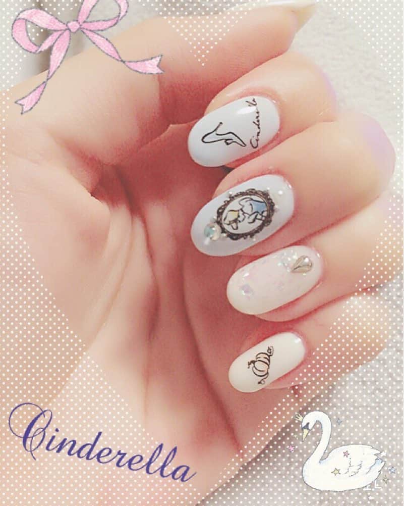 希志あいののインスタグラム：「シンデレラネイル☆ミ  大好きなディズニープリンセス♡  #Cinderella #ネイル #セルフ  #ディズニー #プリンセス  #love」