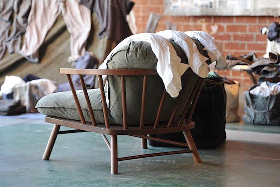 マフィアさんのインスタグラム写真 - (マフィアInstagram)「Neo shaker Chair // リサイクルのアーミーテントを使用したワンシーターチェア。一人掛けですが、圧巻の座り心地で時を忘れてしまいます。 ※展示品限りとなります。  #shelterhalf #ecofriendly #furniture #アーミーテント #カリフォルニア」2月5日 18時29分 - dumilojapan
