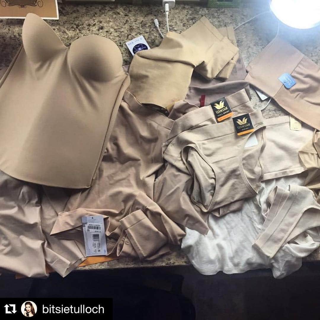 のインスタグラム：「#グリム #舞台裏 #ヌードなシーンはヌード色 #Repost @bitsietulloch ・・・ "Nude" scenes on network television.」